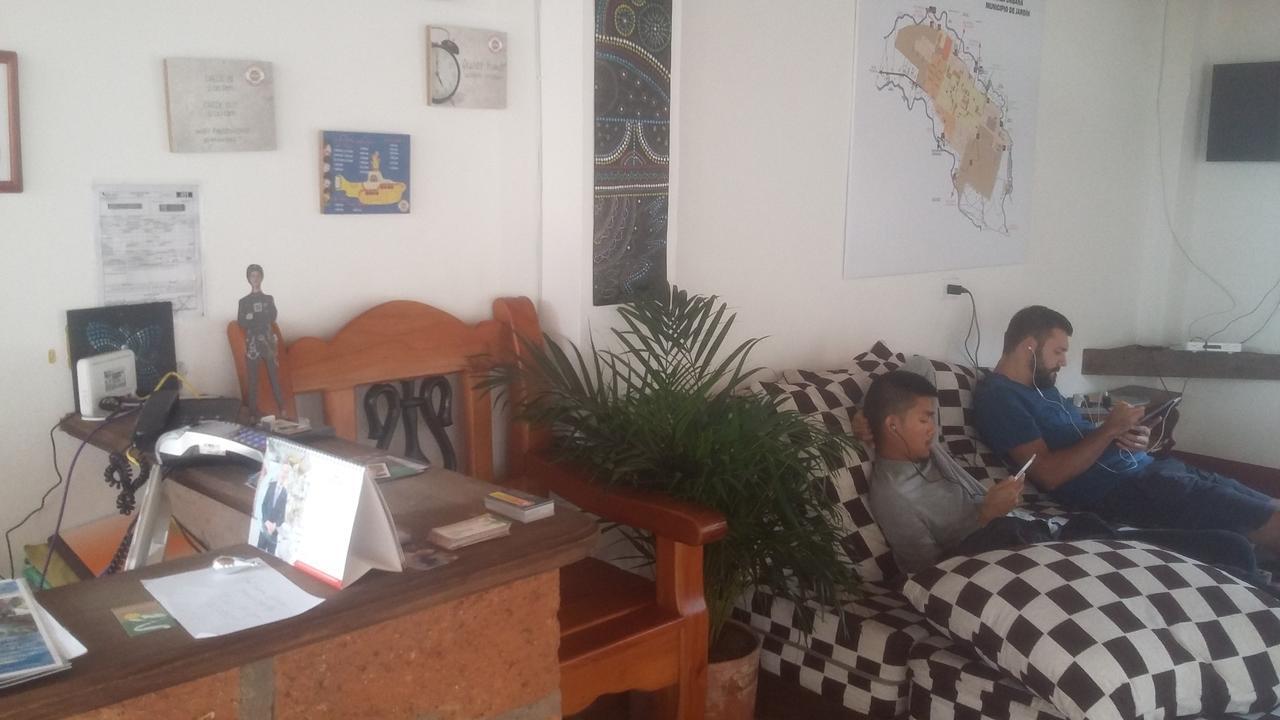 Sergeant Pepper'S Hostel Хардин Экстерьер фото