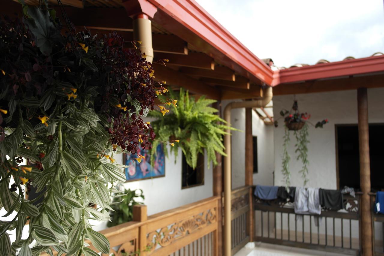 Sergeant Pepper'S Hostel Хардин Экстерьер фото