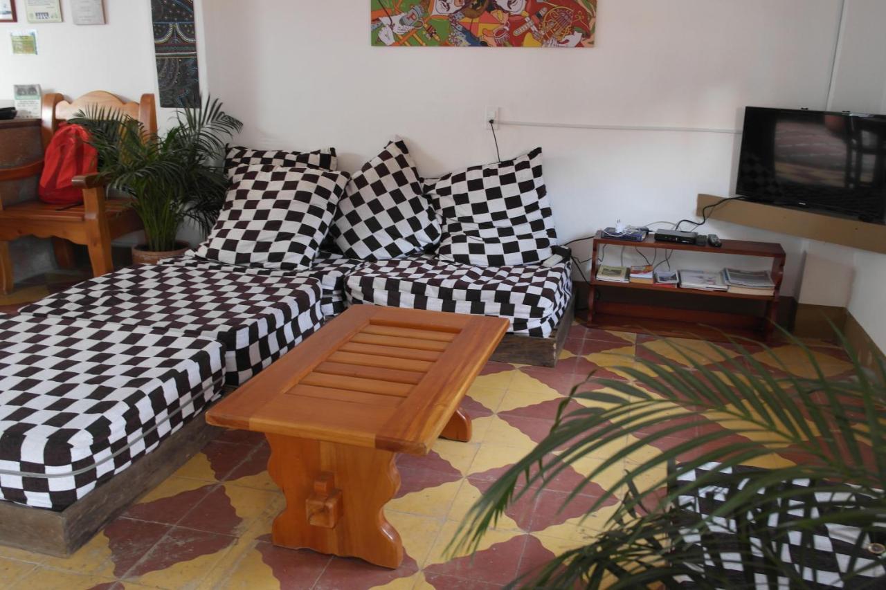 Sergeant Pepper'S Hostel Хардин Экстерьер фото