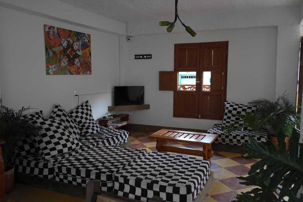 Sergeant Pepper'S Hostel Хардин Экстерьер фото
